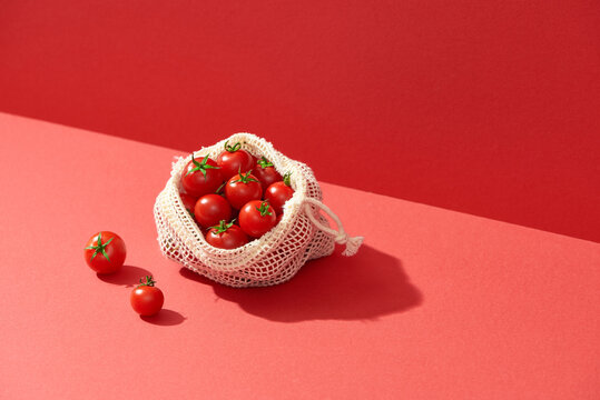 Eco bag with tomatoes