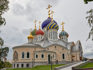 Fototapeta na wymiar Russia. Moscow. Village Peredelkino. Cathedral Church of Prince Igor of Chernigov