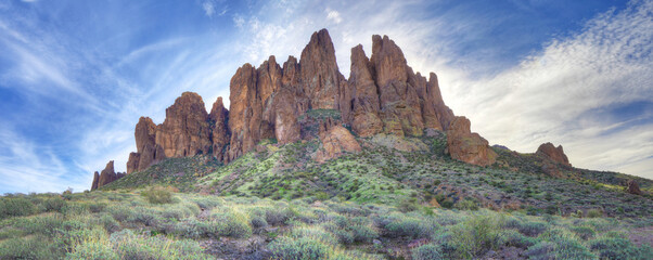 Panorama view of the Superstition Mountains in Arizona, United States - obrazy, fototapety, plakaty