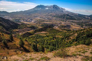 Fototapeta premium Beautiful Views of Mt St Helens, Mt St Helens National Volcanic Monument, Washington state
