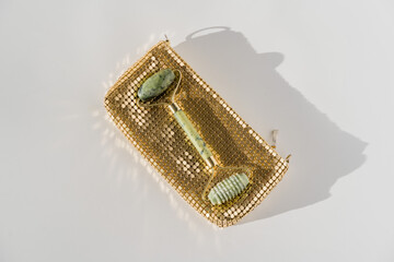 Face quartz roller for anti-aging facial massage, chinese guasha beauty tool, golden bag