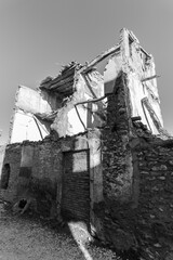 
Belchite: town of Zaragoza where the battle ended with the seizure of it by the republican forces, the ruins of the old town became a symbol of the war and were preserved intact.