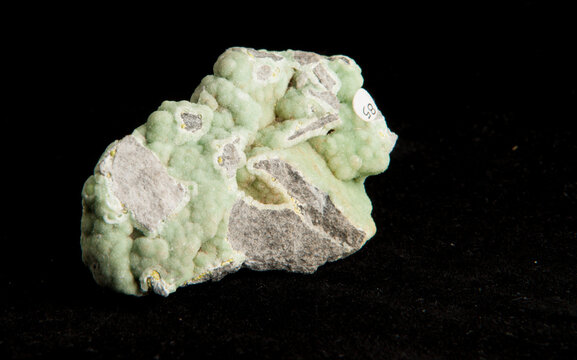 wavellite mineral sample