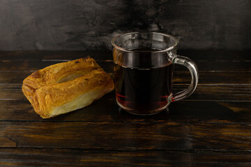 Black tea and Apple strudel