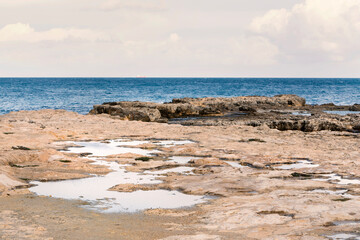 Pozzanghere sulla scogliera