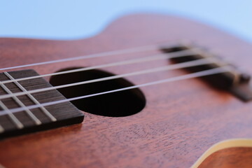 petite guitare ukulélé