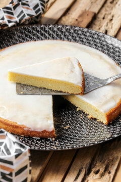 G&acirc;teau nantais avec son glacage au rhum blanc