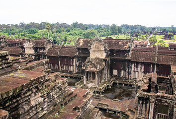 Obraz premium Angkor is a region near the city of Siem Reap in Cambodia, which was the center of the historic Khmer kingdom of Kambuja from the 9th to the 15th centuries.