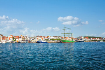 Fototapeta na wymiar Boats in the harbor of Travemünde on a sunny summer day