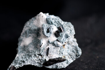 neptunite and natrolite on crosite