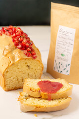 Pomegranate pound cake with white chocolate.
