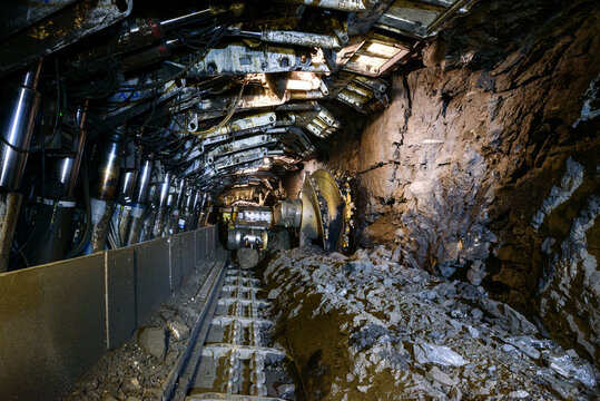 Coal extraction-mine excavator