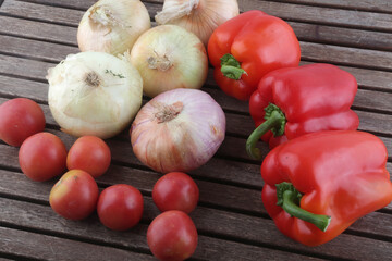 tomatoes paprika and onions