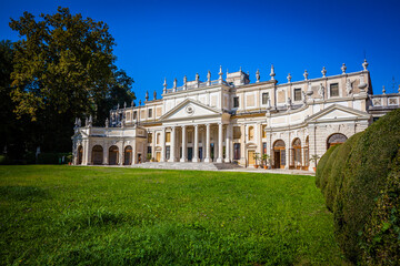 Fototapeta premium The park of the famous Villa Pisani in Venetian, Italy