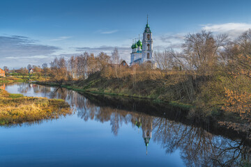 Fototapeta na wymiar Church of the Holy Trinity in village of Dievo Gorodishche, Russia.