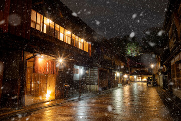 金沢市　雪のひがし茶屋街