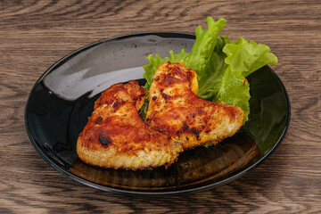 Roasted chicken wings with spices