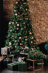  beautiful green Christmas decorations and gifts under the Christmas tree	