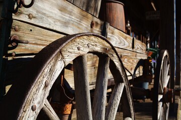 Fototapeta na wymiar antique wooden cart, wooden wheel
