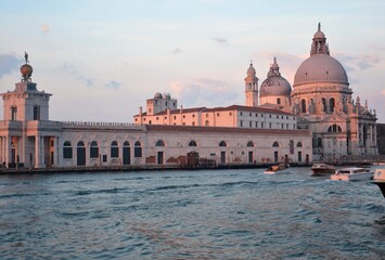 Fototapeta na wymiar church on the Grand Canal Venice 
