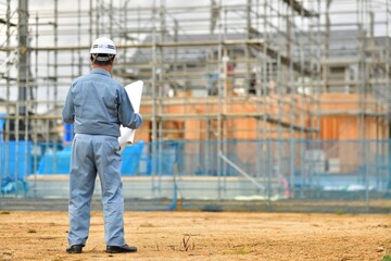Fototapeta premium 住宅街マイホーム工事の現場監督