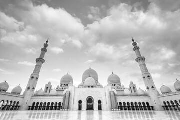 Obraz premium Grand Mosque at sunset in Abu Dhabi