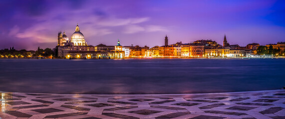 Fototapeta na wymiar Beautiful panorama of Venice at night. Italy 