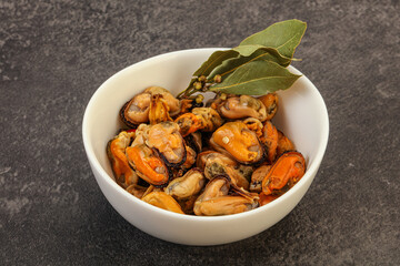 Pickled mussels in the bowl