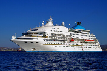 Traumurlaub Kreuzfahrt griechische Inseln - Dream vacation on cruiseship or cruise ship liner to...