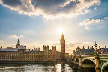 Fototapeta na wymiar Sun sets behind Big Ben in London. England