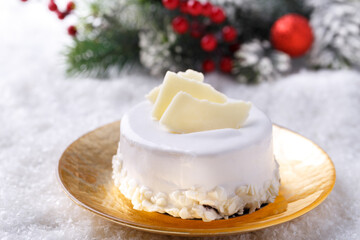 White chocolate Christmas cake