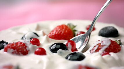 fruit, food, dessert, strawberry, berry, raspberry, blueberry, sweet, fresh, red, berries, cake, cream, healthy, delicious, blueberries, breakfast, yogurt, raspberries, plate, fruits