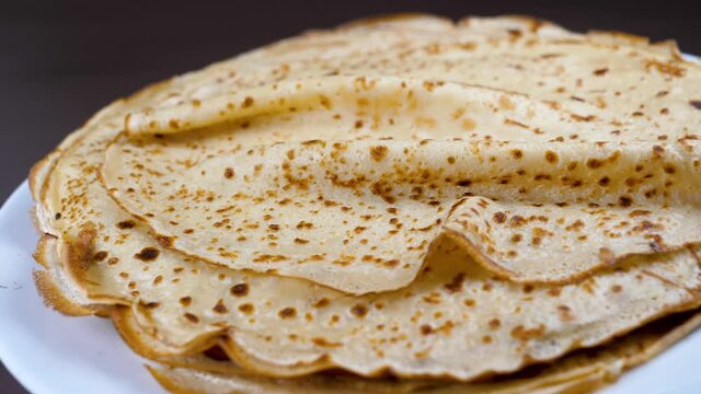 fried crepes rotating