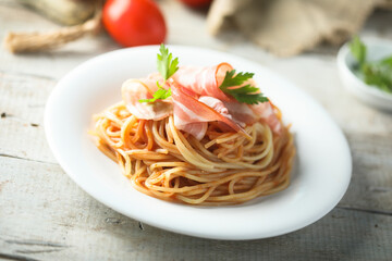 Pasta with smoked ham or bacon