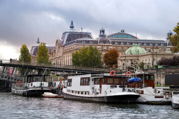 Naklejka premium boote am musee d'orsay