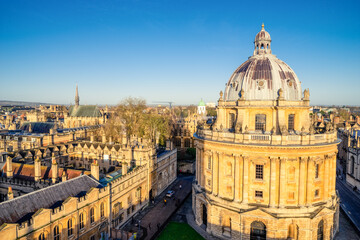 Fototapeta na wymiar Aerial morning view of Oxford city in England 