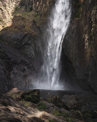 Wallaman falls waterfall massive scale flowing water