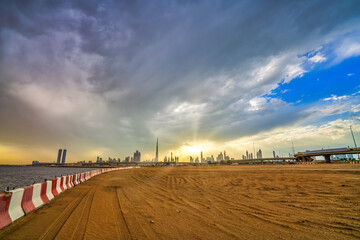 Obraz premium Skyline panorama of Dubai at sunset, UAE