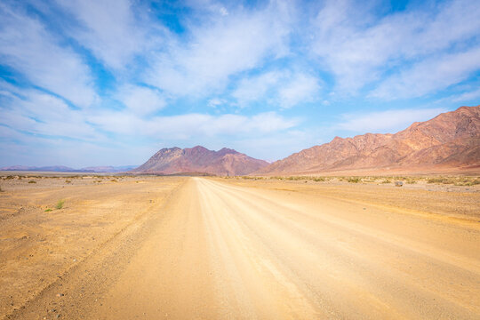 Gravel road from Ai-Ais to Aus in Richtersveld Transfrontier Park, Namibia. © Gunter