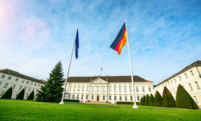 Fototapeta premium Schloss Bellevue in Berlin. Wohnsitz vom Bundespräsidenten.