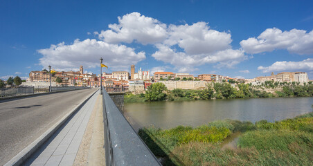 Fototapeta na wymiar Tordesillas, a town in Spain with Duero River and bridge