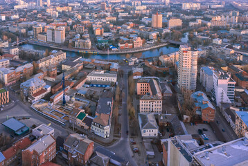 Obraz premium KHARKIV, UKRAINE - December 6th, 2020: Aerial view to the center of the city with historic buildings, Kharkiv river and Gromadyanska street