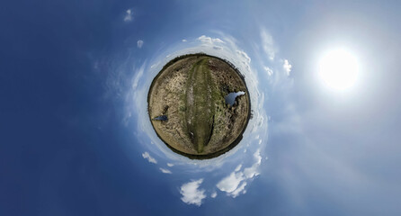 Little planet - rzeczka i droga © WildFrame