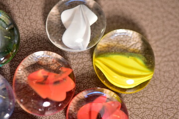 おはじきの中の模様