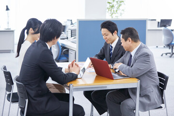 ビジネス　打ち合わせ