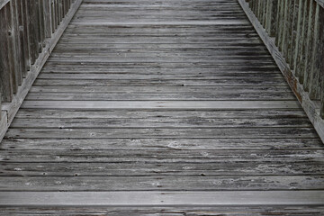 ボロボロのウッドデッキ 1