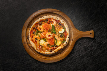 ミックスピザ　Italian delicious food mixture pizza