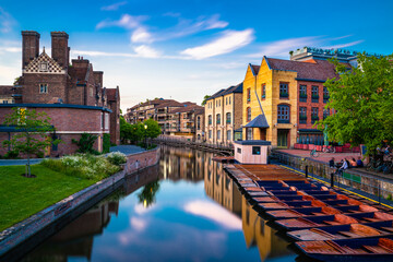 Cambridge city canal at sunset. England 