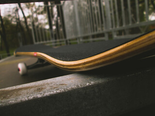 Skate in skatepark, medium concave