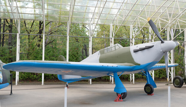   Mk.IIB "Hurricane"- Fighter (Great Britain)  ),1936.Max.speed,km/h- 529